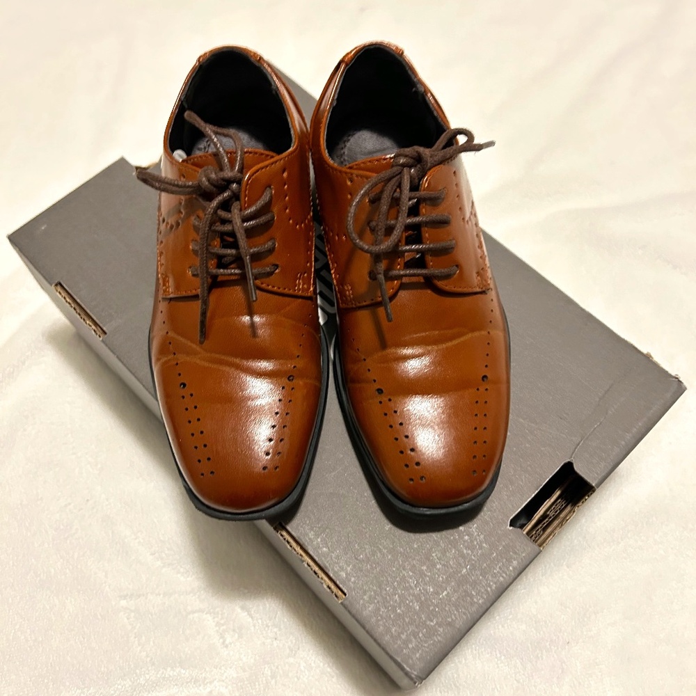 Stacy Adams Atwell Boys Dress Shoes in Cognac (size 11M)